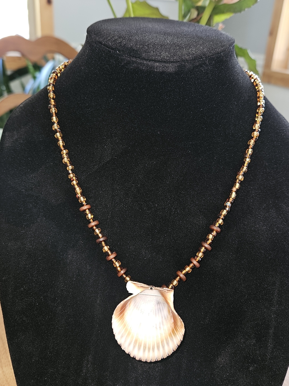 Handmade 100% Real Shell Pendant Necklace in Earthtones - Picture 2 of 7